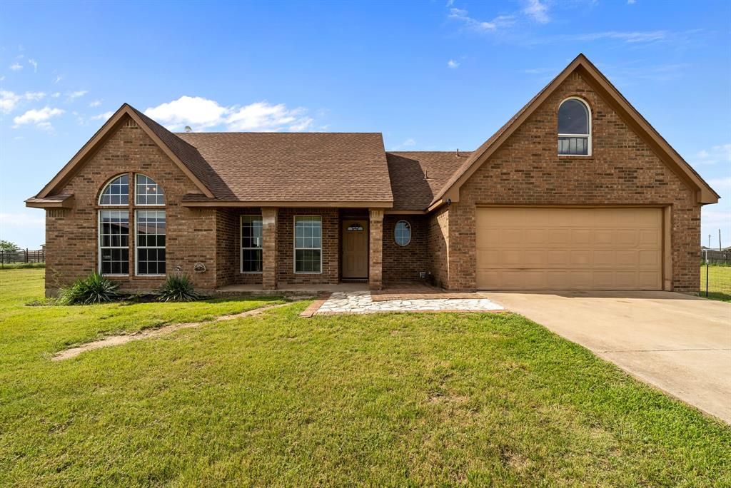 Photo of 115 Blue Castle Court, Weatherford, TX 76088 (MLS # 21268301)