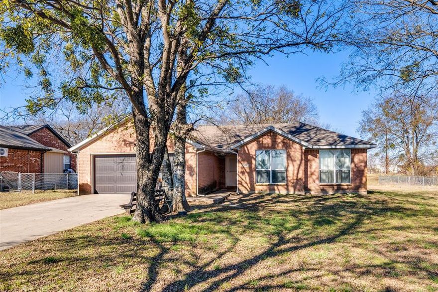 The cutest home and Ideal for first-time home buyers. This home offers a functional layout, comfortable living spaces, and the opportunity to personalize over time. Located in Josephine, TX in a rapidly growing community with easy access to nearby schools, shopping, and major roadways. A Diamond in the rough, this home has the potential to SHINE! This is a great opportunity to build equity or expand your investment portfolio. Enjoy the freedom of NO HOA.