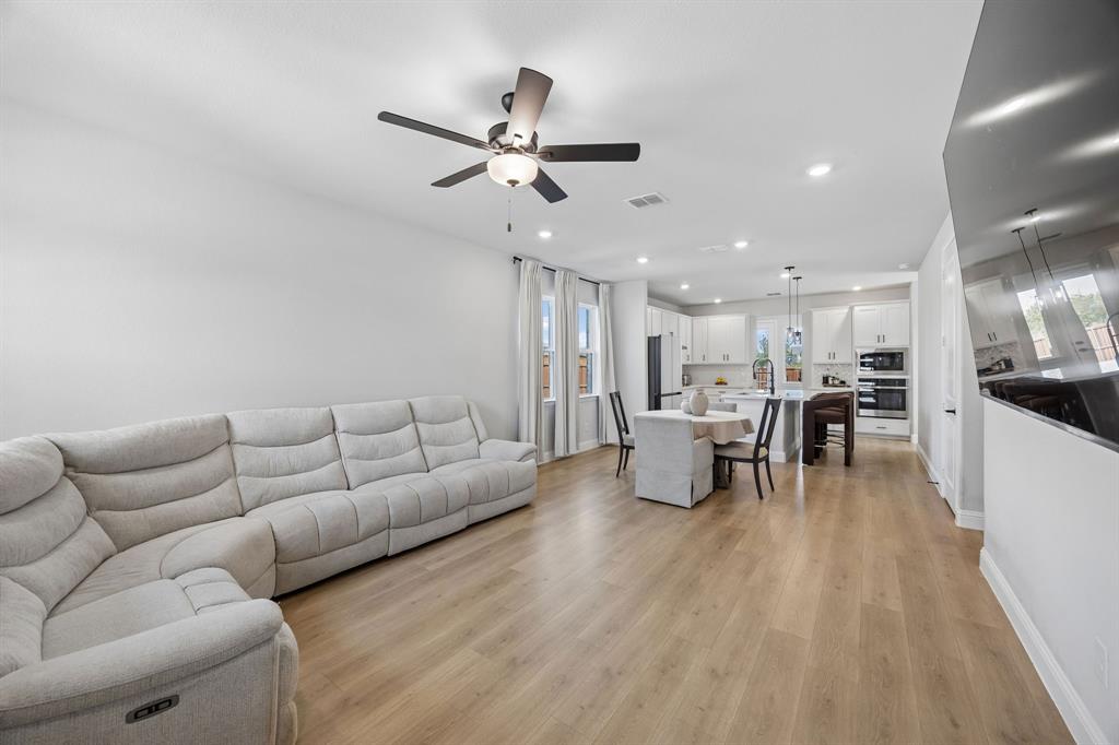 1201 Sideoats Mews