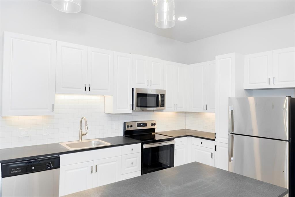 1514 E 15th Street 10