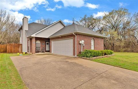 Photo of 1944 Hobart Lane, Lewisville, TX 75067 (MLS # 21203444)