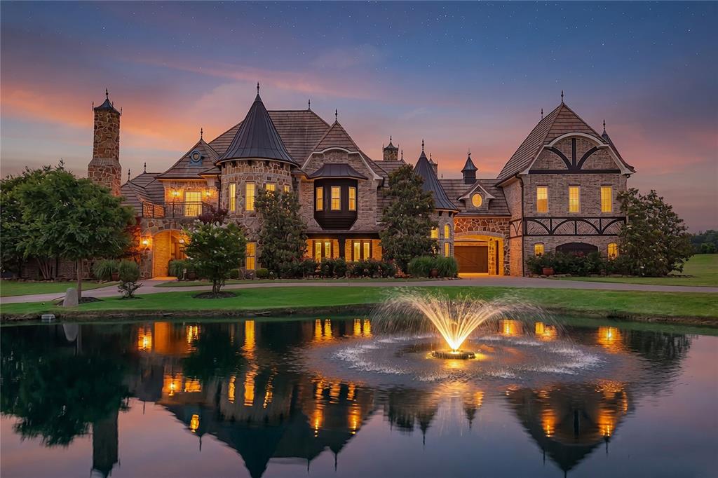 2601 Twelve Oaks Lane