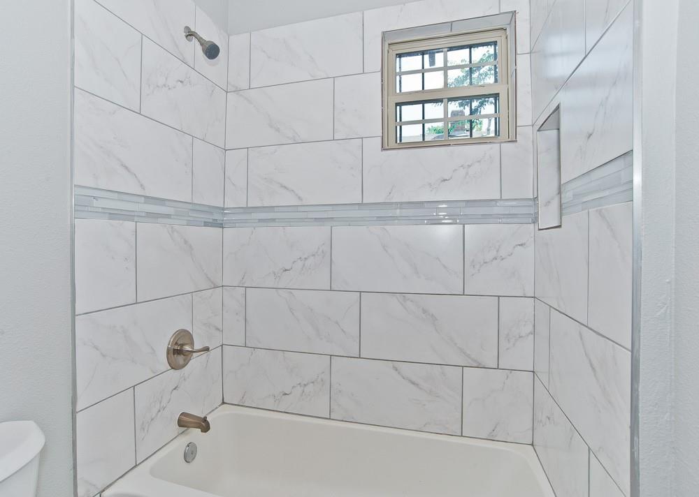 ERVAY TERRACE - Residential Lease