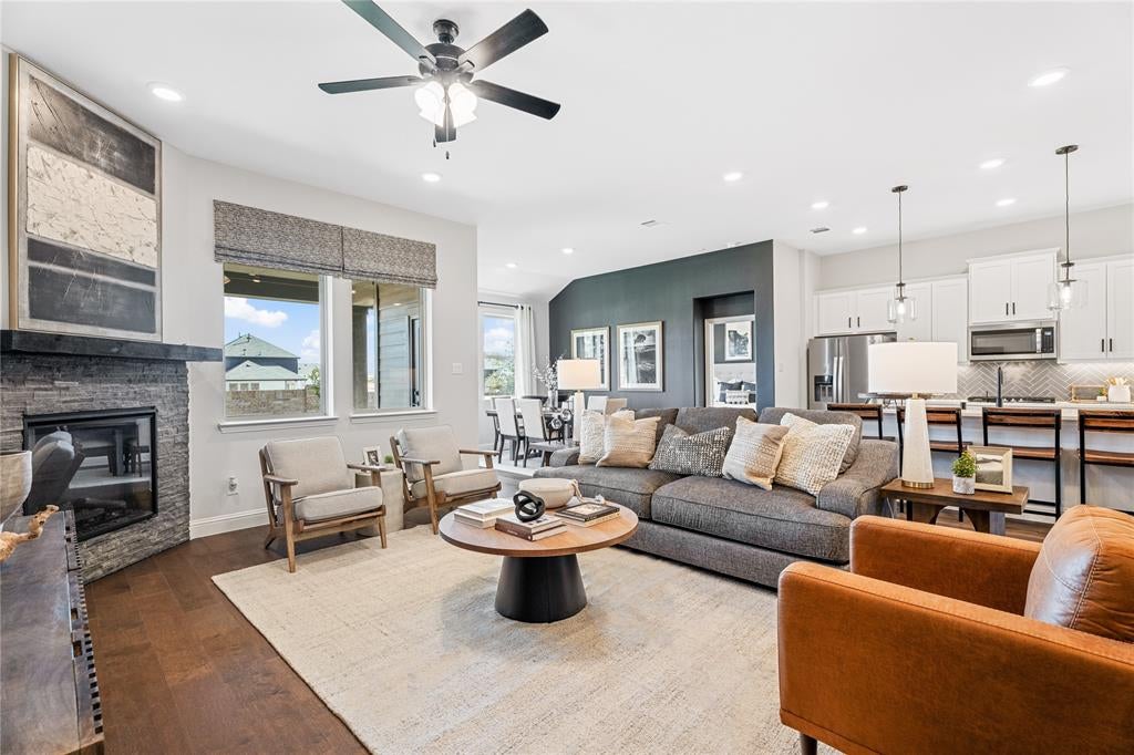 828 Jacquelyn Drive