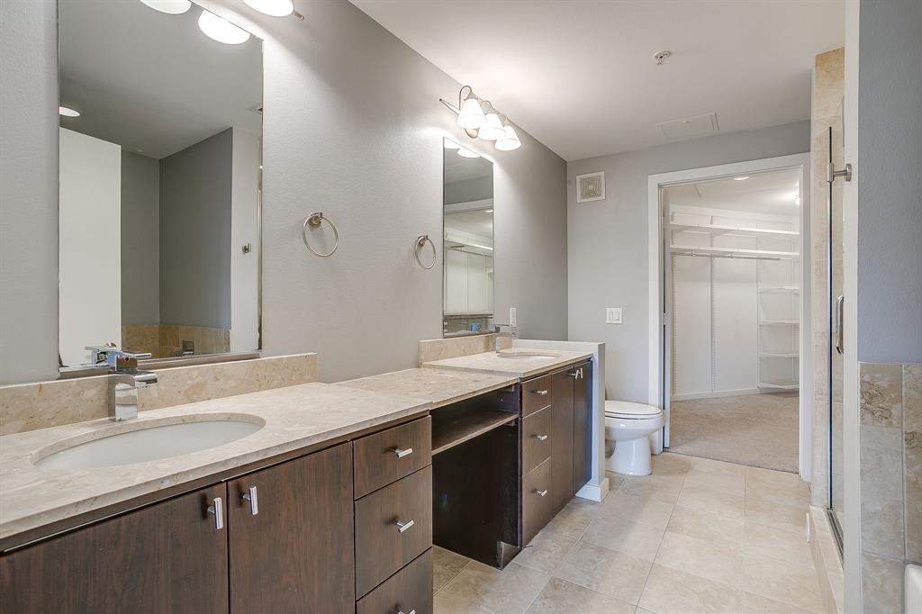 4107 Bowser Avenue 207