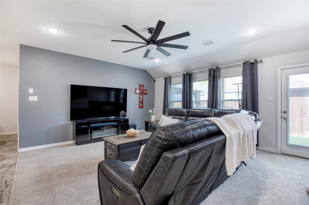 3015 Cliffview Drive