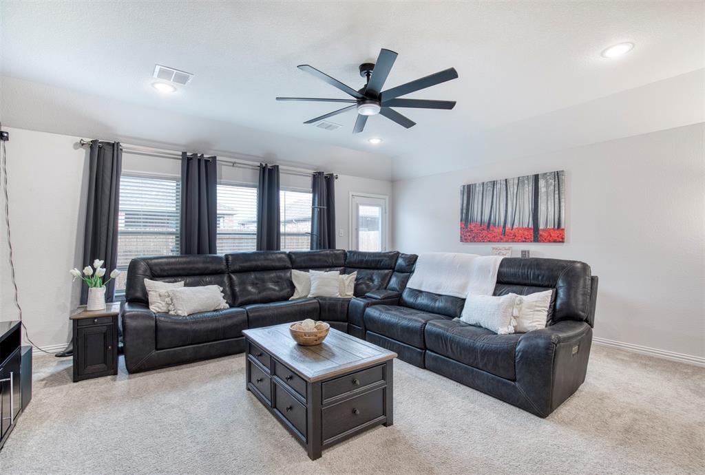 3015 Cliffview Drive