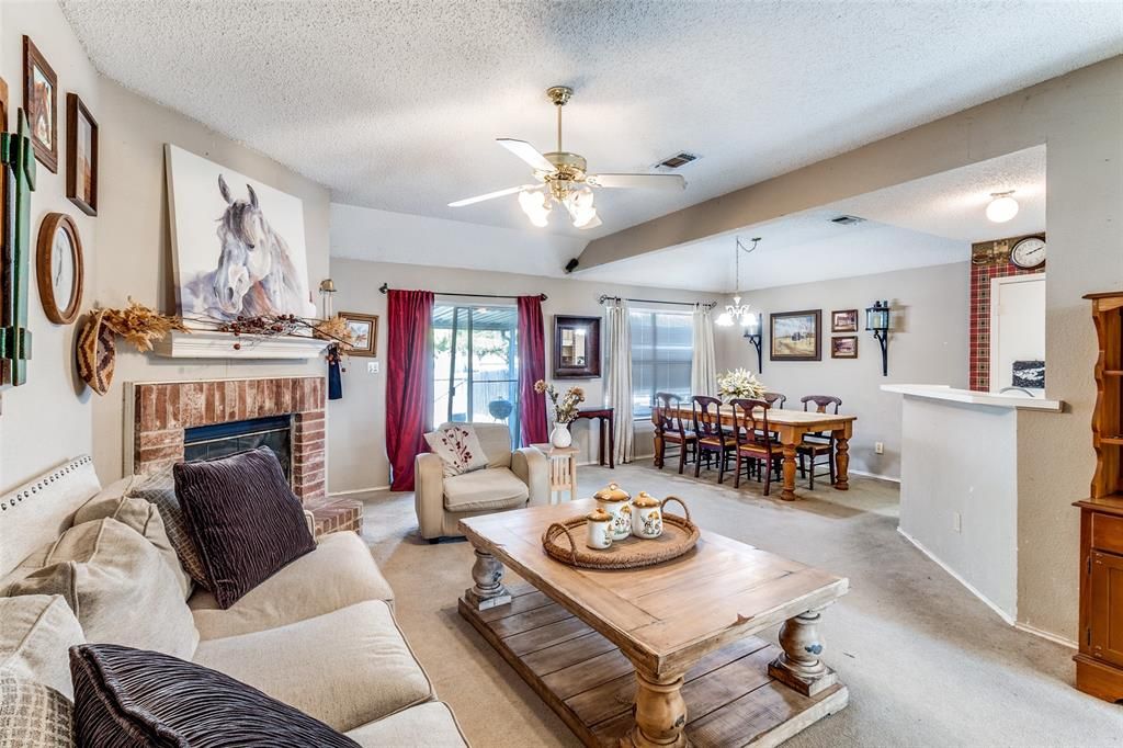 Photo of 2109 Emerald Oaks, Mesquite, TX 75181 (MLS # 21098319)