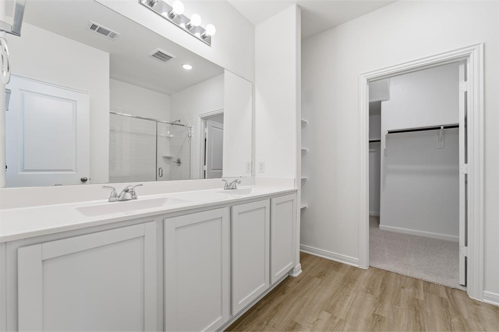 La Terra - Residential