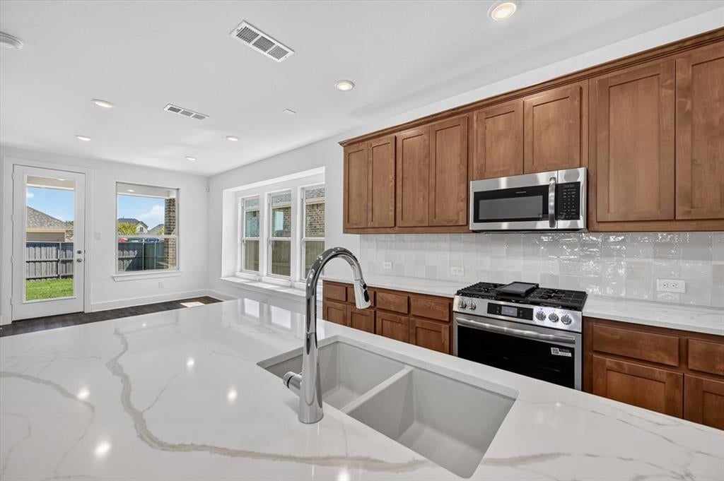 3596 Redbud Flower Trail