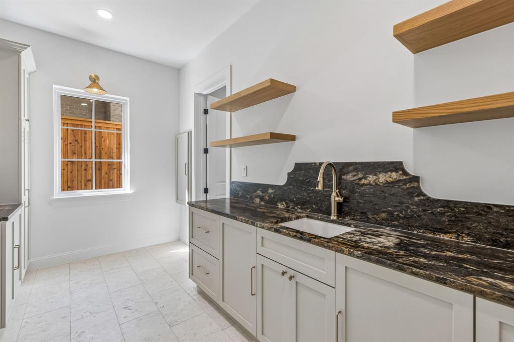 LAKEWOOD HILLS - Residential