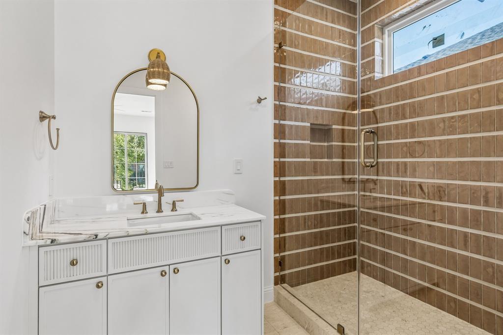 LAKEWOOD HILLS - Residential