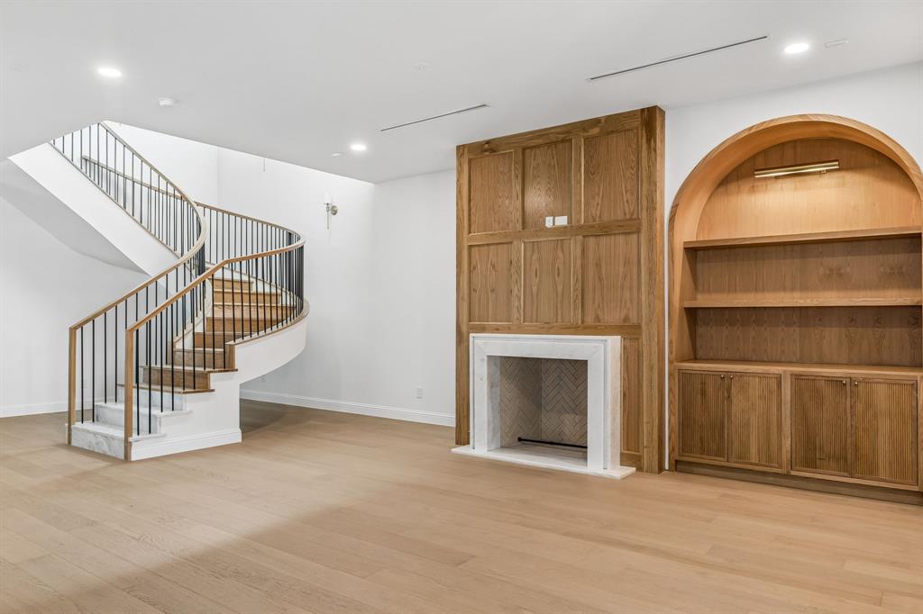 LAKEWOOD HILLS - Residential