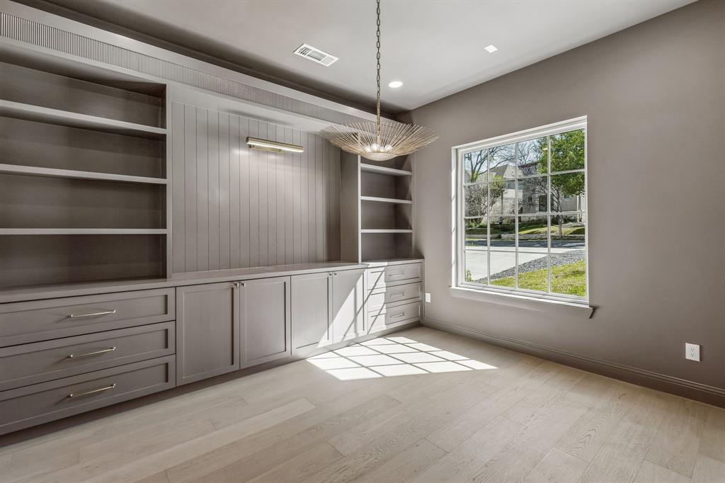 7107 Coronado Avenue