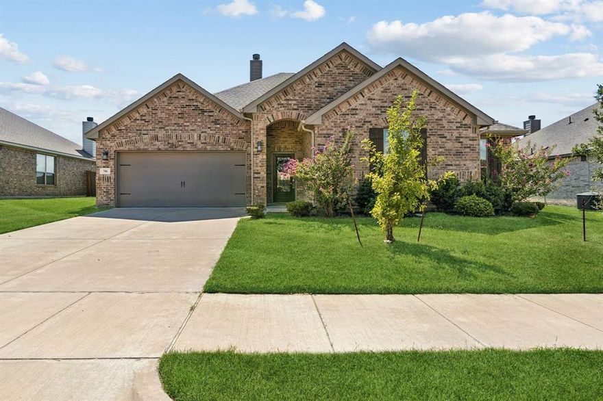 This wonderful split plan features spacious living with wood burning fireplace. Open chef's island kitchen has granite counters, stainless appliances, pantry, and tons of cabinets. Dining off kitchen has beautiful bay windows. Massive master with bay windows & luxurious bath. Enjoy opulent garden tub, separate shower with double seats dual vanities with Venetian marble counters, lovely fixtures, huge walk-in closet with access to laundry room. Guest rooms have walk-in closets. Landscaped, yard, sprinklers & covered patio. Easy access to Chisholm trail and 35 minutes to downtown Fort Worth & close to shopping.