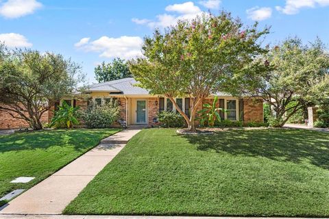 1922 Rockbrook Drive Arlington TX 76006