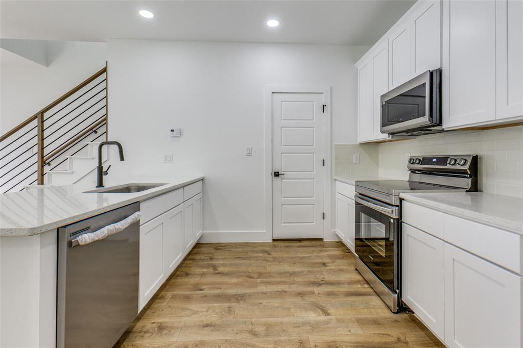 Timberleaf Lane TWNHMS - Residential