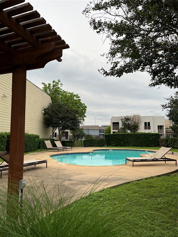 Timberleaf Lane TWNHMS - Residential