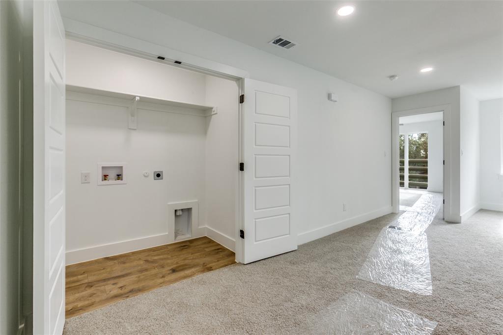 Timberleaf Lane TWNHMS - Residential