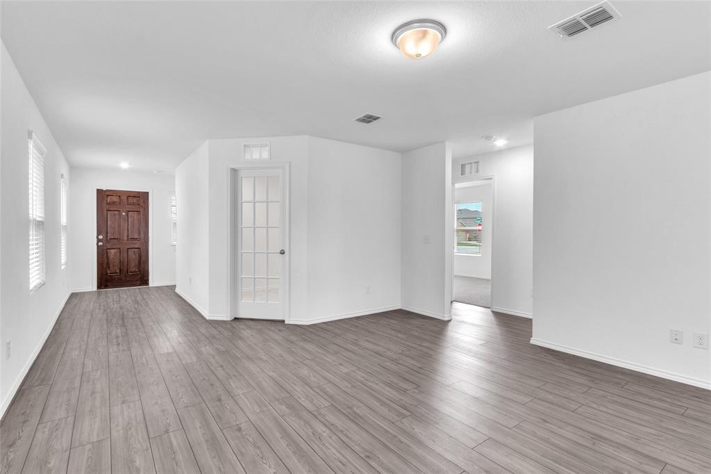 1823 Ballinger Drive