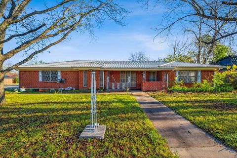 2901 S Murco Drive Mineral Wells TX 76067