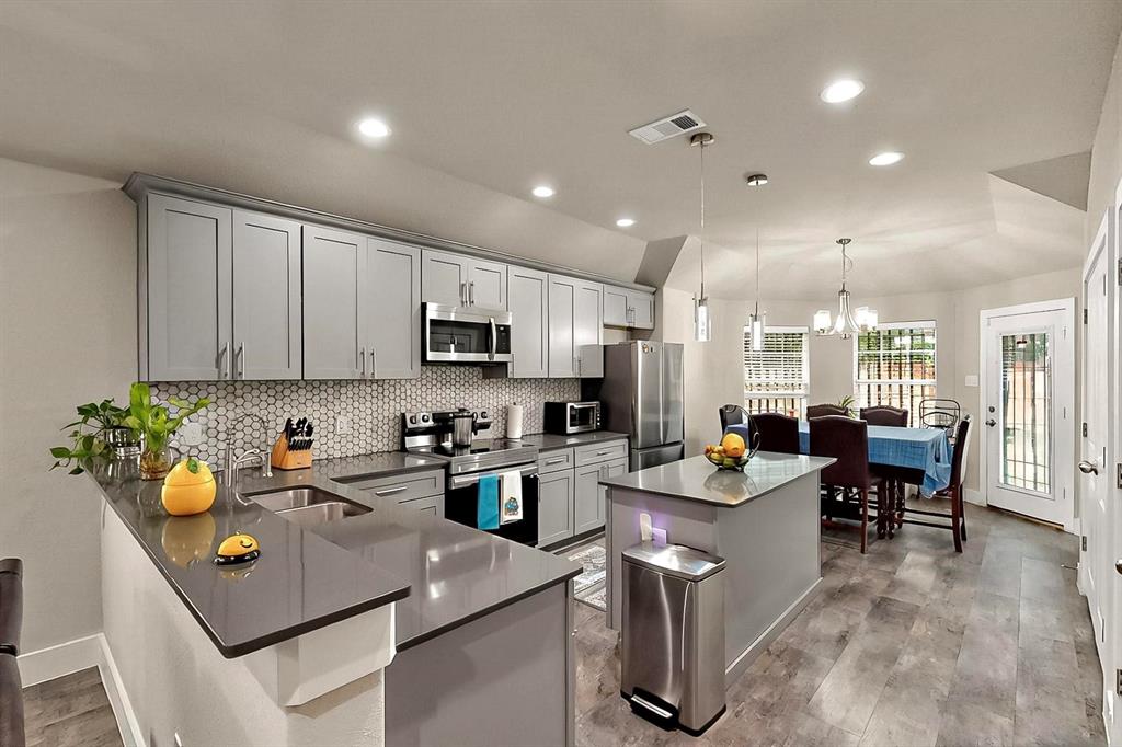 Rochester Park - Residential