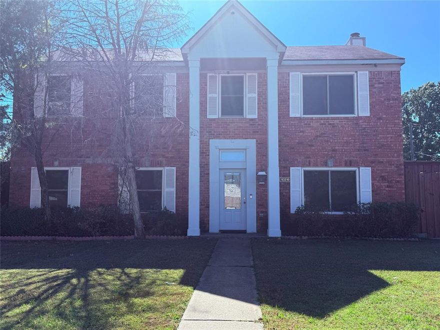 This 2 story 3 bedroom 2.5 bath brick home sits on a corner lot in a quiet neighborhood. Home with nice size front and backyard which features a board on board 8 foot privacy fence. Kitchen has tile floors, granite counter tops, electric stainless steel appliances. All bedrooms are upstairs and master bath has separate tub and shower and the backyard has lots of room for the kids and family gatherings. 2 car garage is located in the rear of home with direct access to the alley.