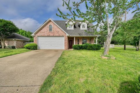 A home in Lindale