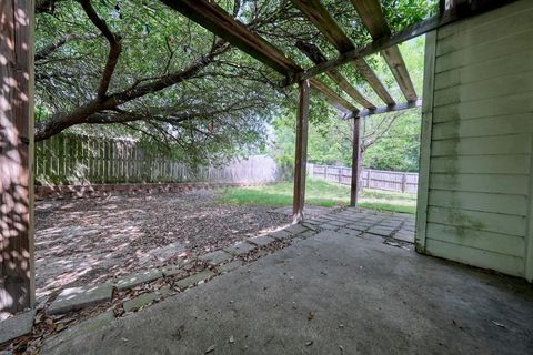 A home in Lindale