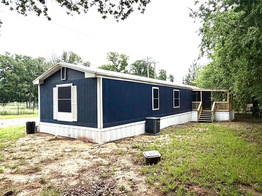 Tucked away on .79 acres of tree-filled land, this 3-bedroom, 2-bath home offers the perfect blend of privacy and convenience. Surrounded by mature trees, you’ll enjoy a peaceful, secluded setting with plenty of room to roam, relax, and make it your own.
Inside, the home features a functional layout with comfortable living spaces, while outside, the expansive lot provides endless possibilities, whether it’s entertaining, gardening, or simply enjoying the quiet.
All of this just minutes from downtown Mansfield, giving you quick access to shopping, dining, and local amenities without sacrificing space and serenity.
If you’ve been looking for land, privacy, and location all in one, this is it.