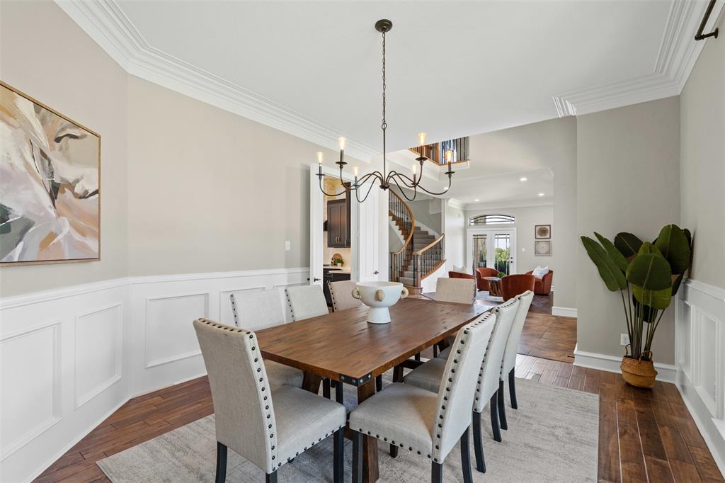 2413 Versailles Drive