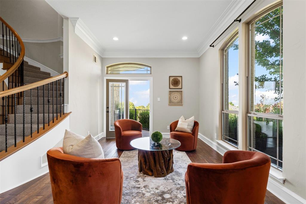 2413 Versailles Drive