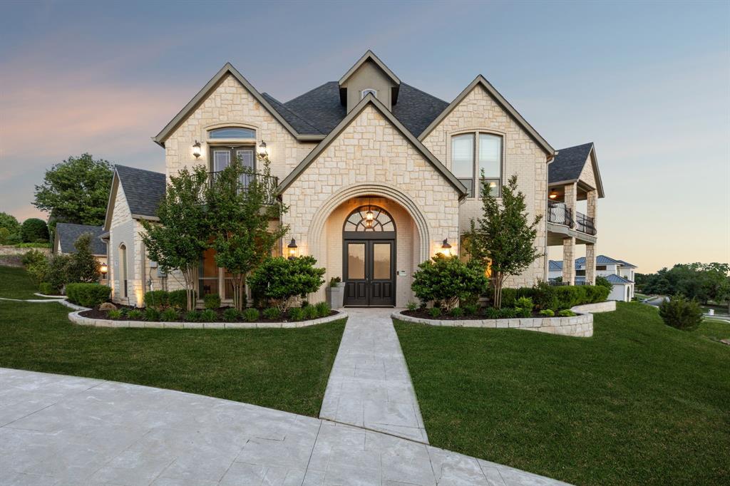 2413 Versailles Drive