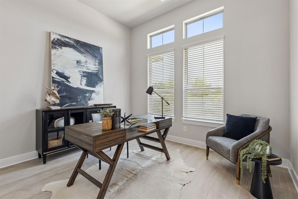 1008 Pearl Crescent Place