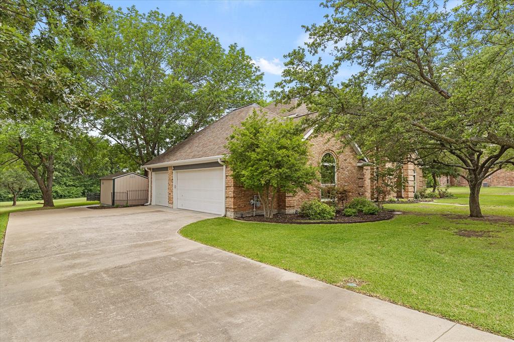 820 Windlake Circle