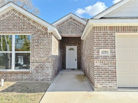 Photo of 1311 Wright Street, Greenville, TX 75401 (MLS # 21117494)