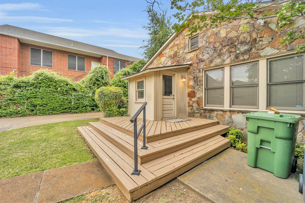 Daggett E Add - Commercial Lease