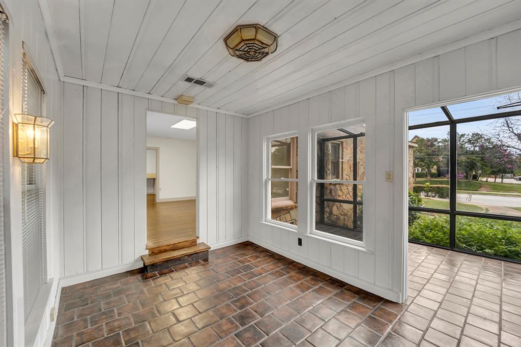 Daggett E Add - Commercial Lease