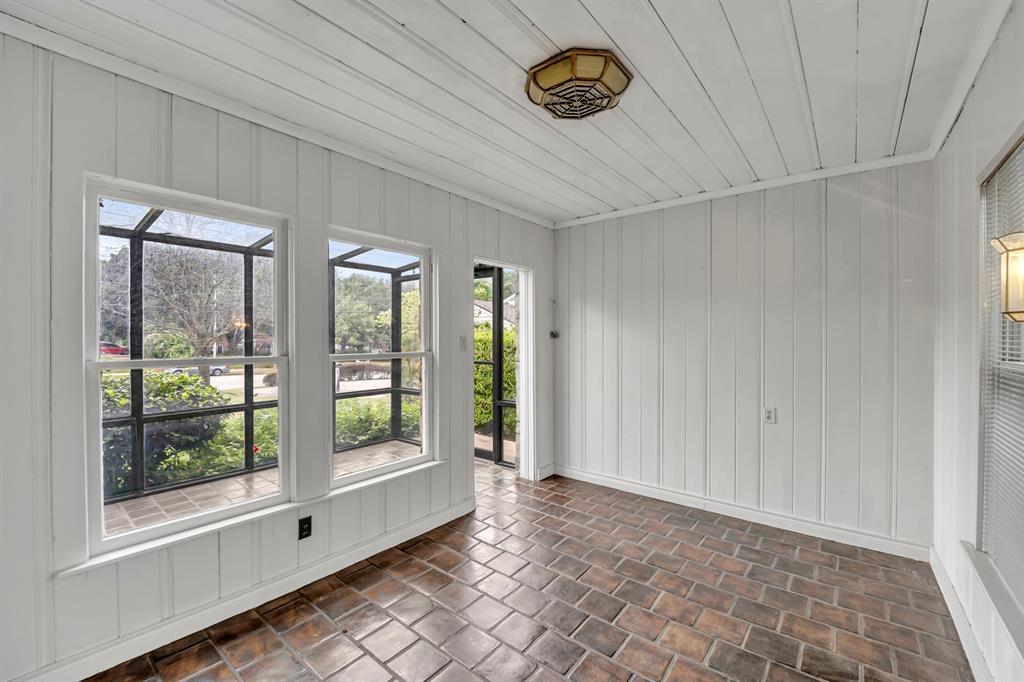 Daggett E Add - Commercial Lease