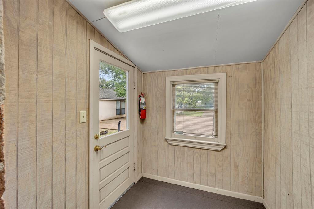 Daggett E Add - Commercial Lease