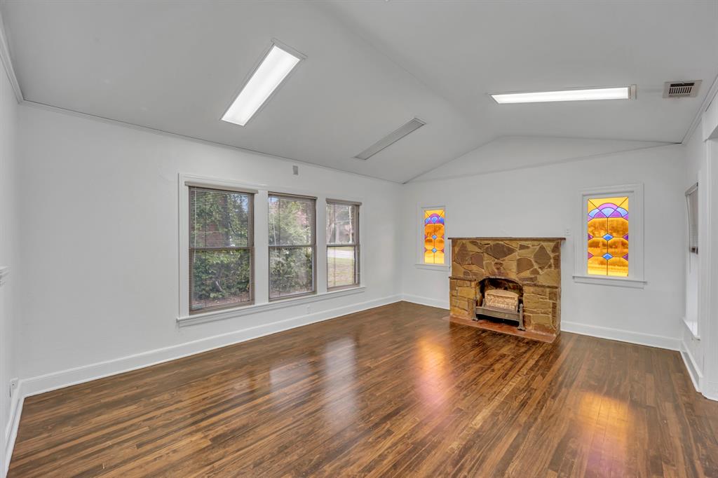 Daggett E Add - Commercial Lease