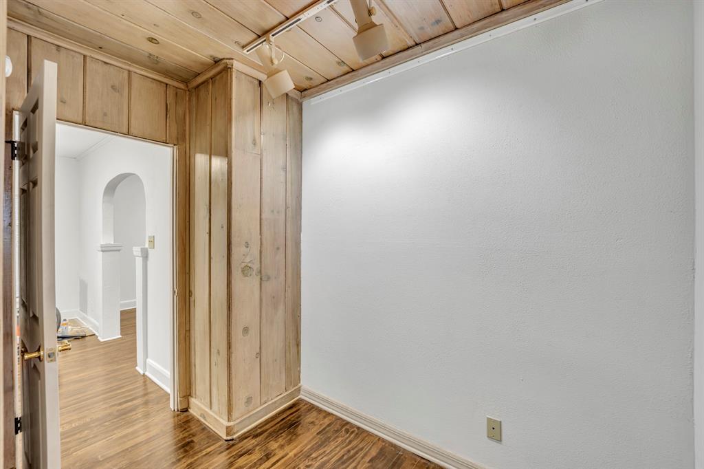 Daggett E Add - Commercial Lease