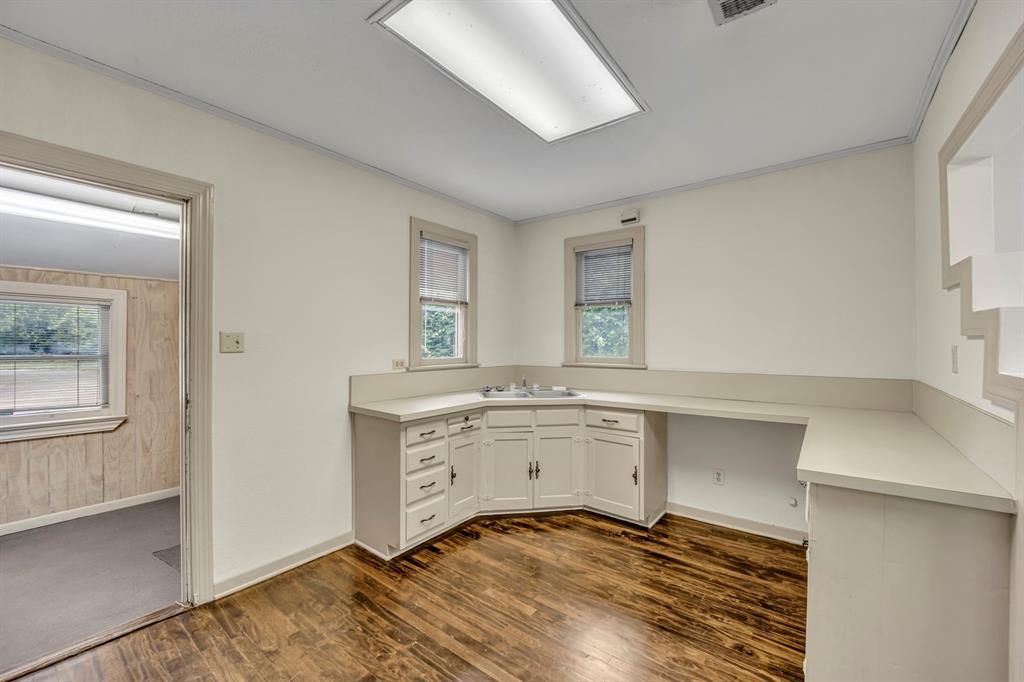 Daggett E Add - Commercial Lease