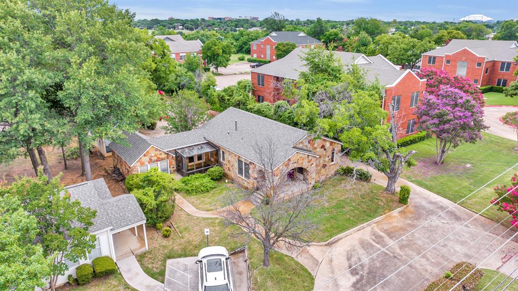 Daggett E Add - Commercial Lease