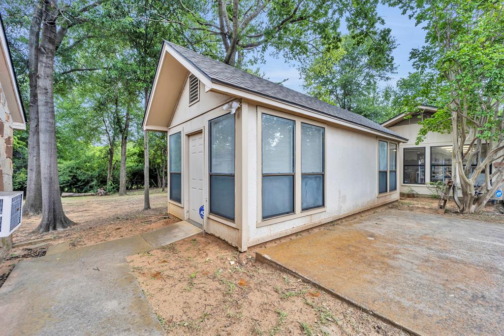 Daggett E Add - Commercial Lease