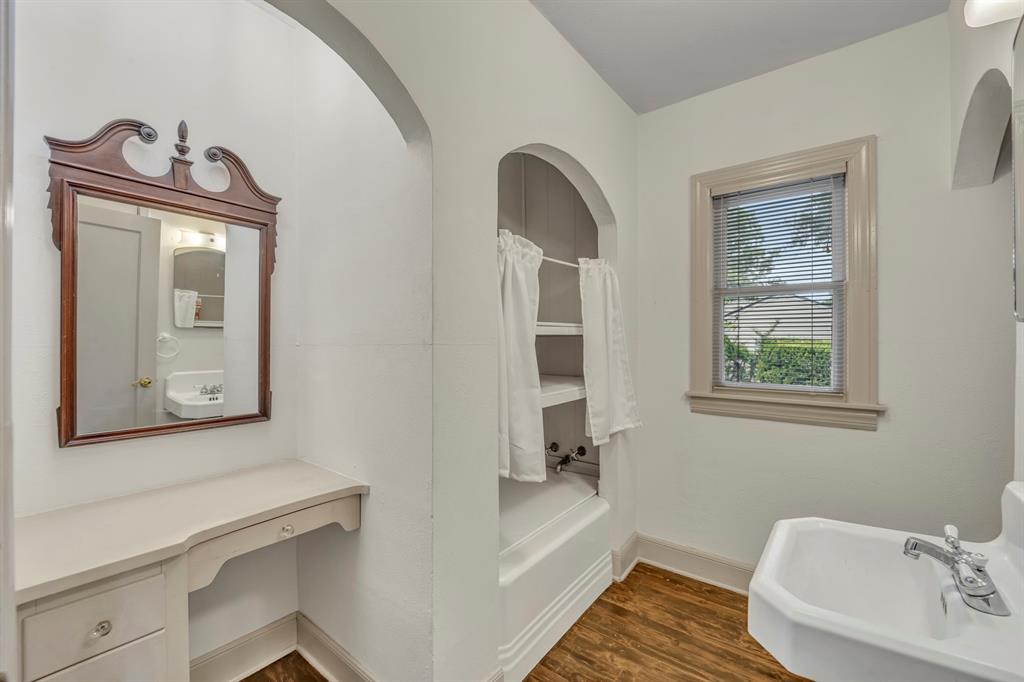 Daggett E Add - Commercial Lease