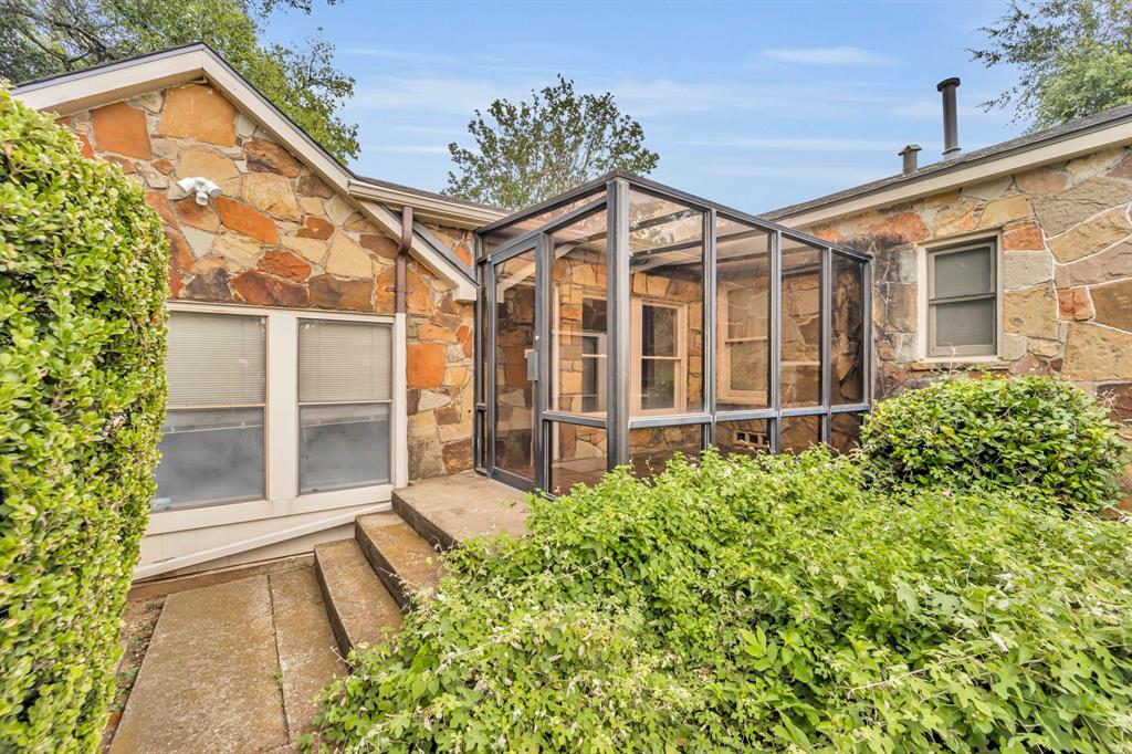 Daggett E Add - Commercial Lease