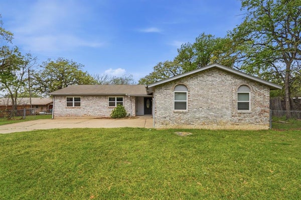 6246 GUILFORD ST, FOREST HILL, TX 76119 - Image 965fb20bbe7475b66e7a7b497cfea355/908023226