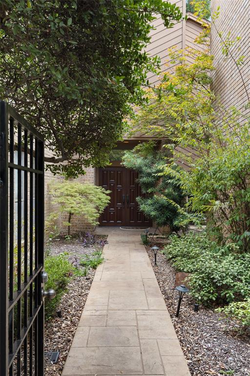 6822 Blue Mesa Drive