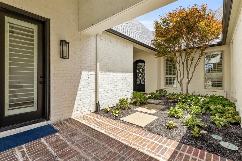 2120 Meadow View Drive